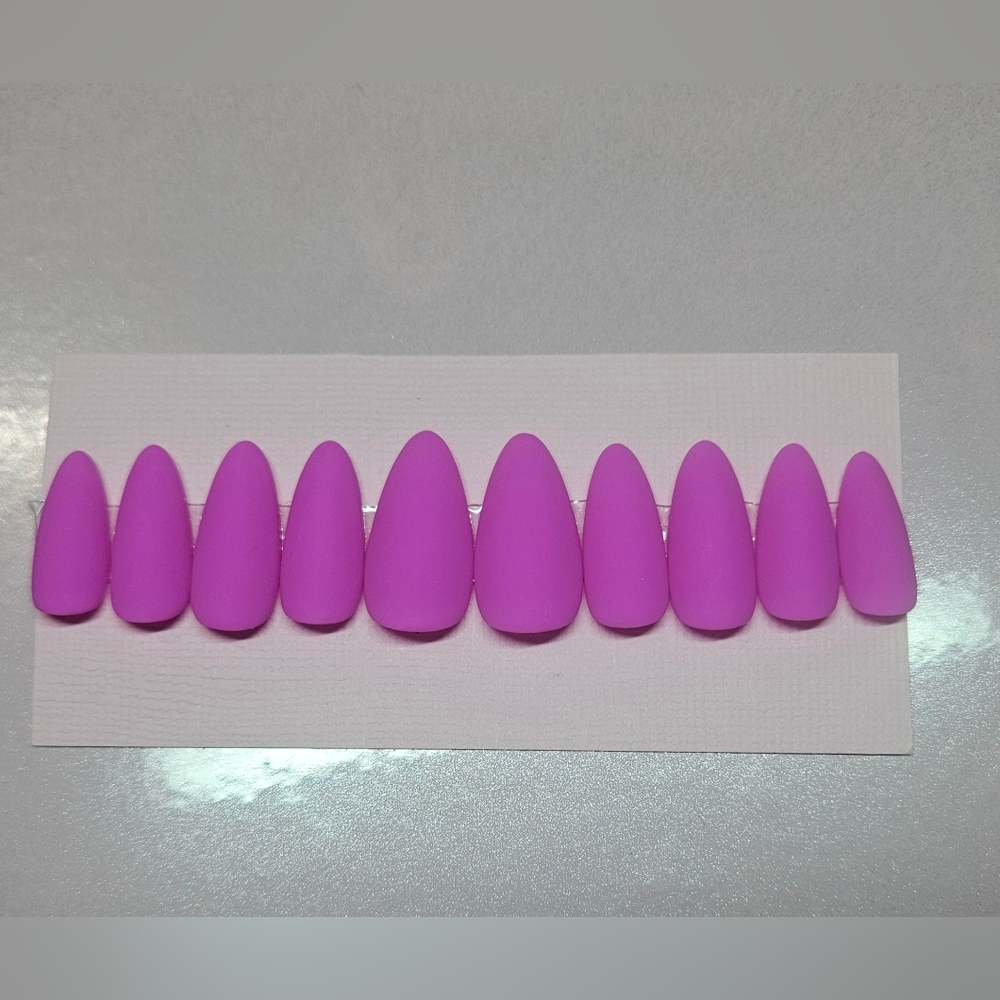 Purple Nails Size L Almond Style